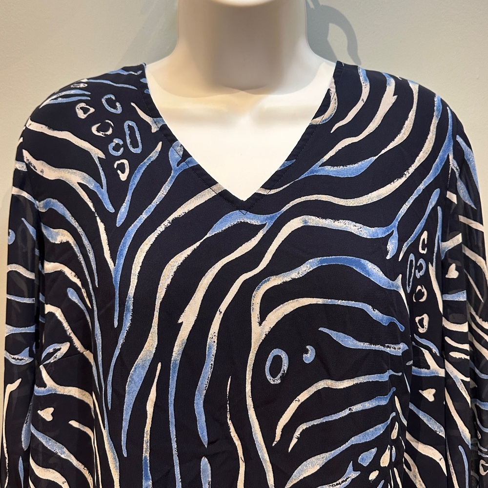 JM Collection Blue Zebra Patterned Top Medium - Picture 2 of 8